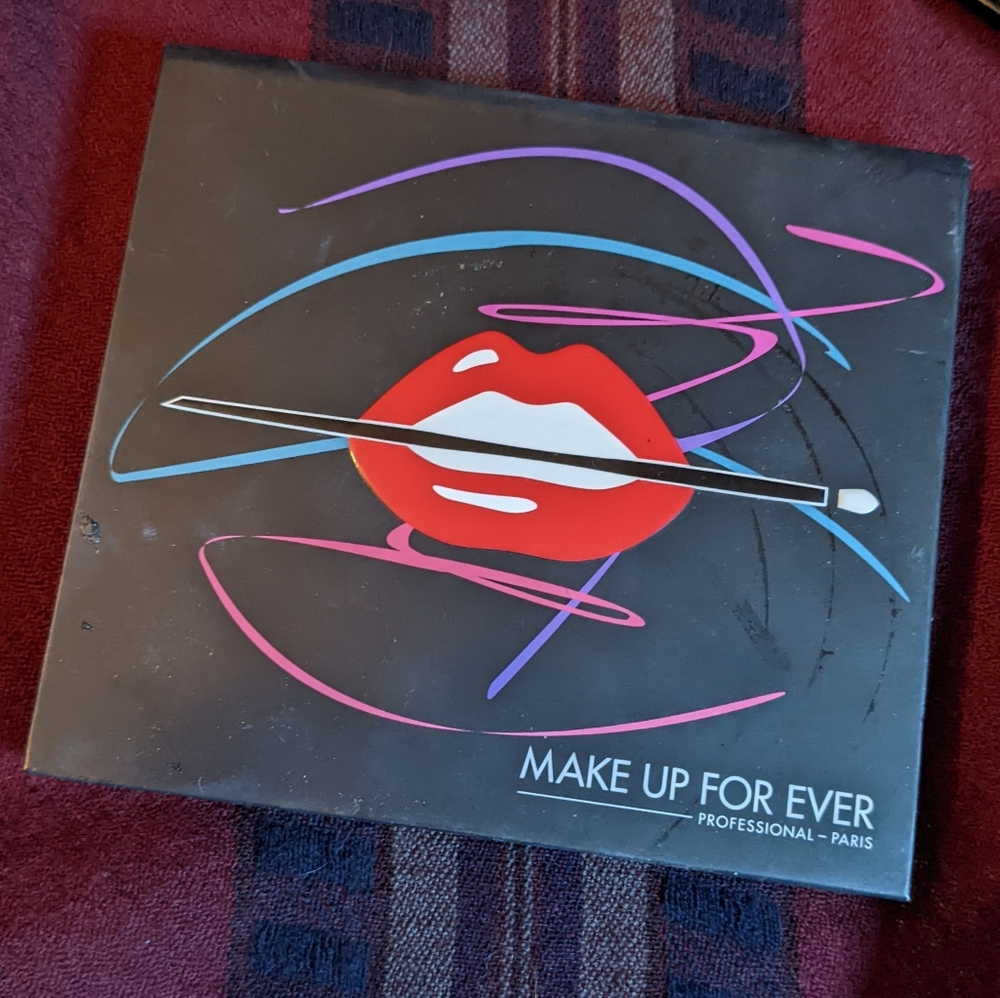 🍀2/40 Makeup Forever Artist palette 2.